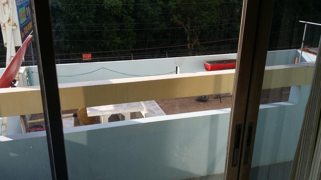 Parfun Guesthouse Ban Nai Rai Buitenkant foto